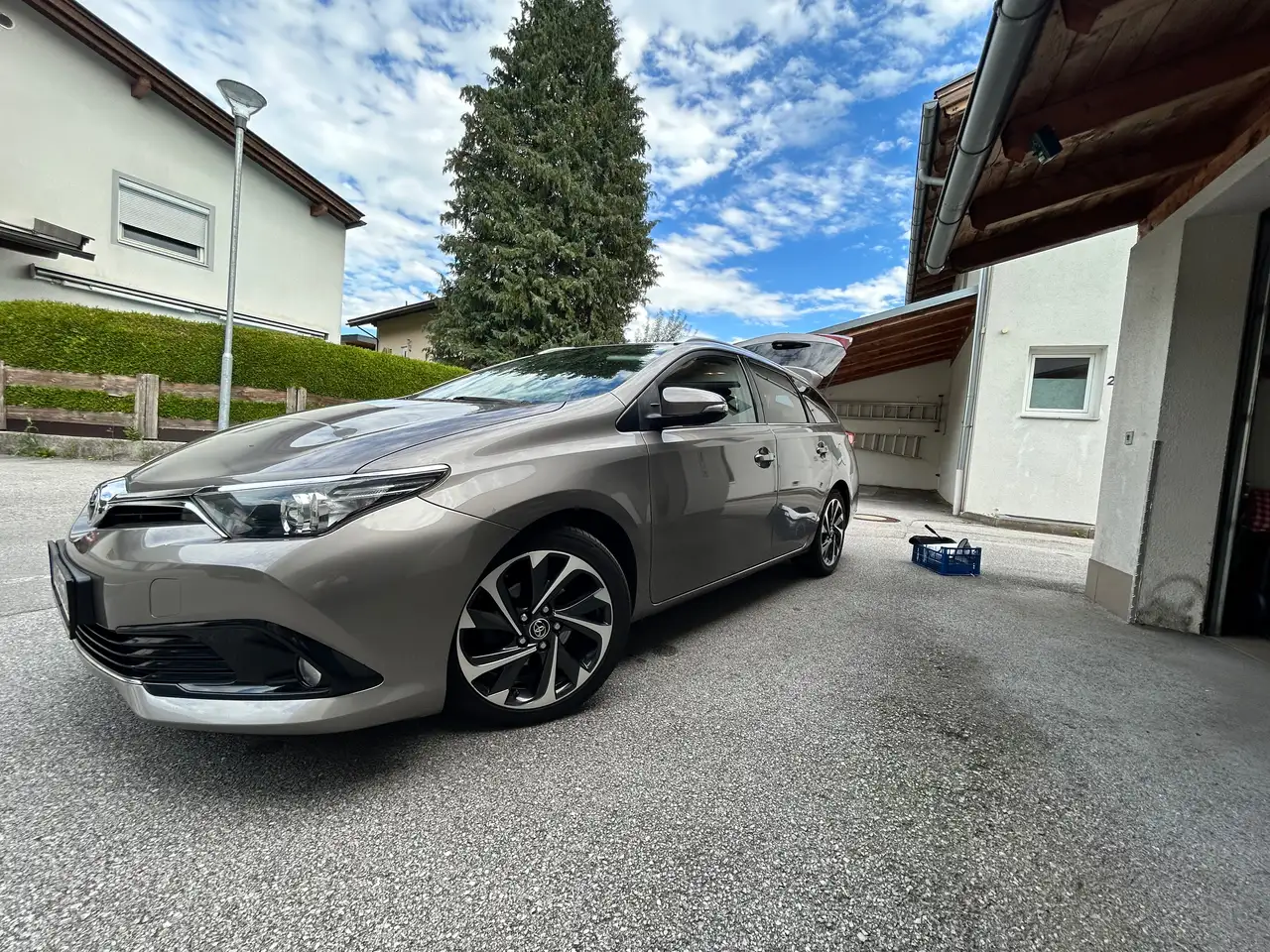 Toyota Auris Auris TS 1,6 D-4D Active Standheizung! — photo 1 of 40