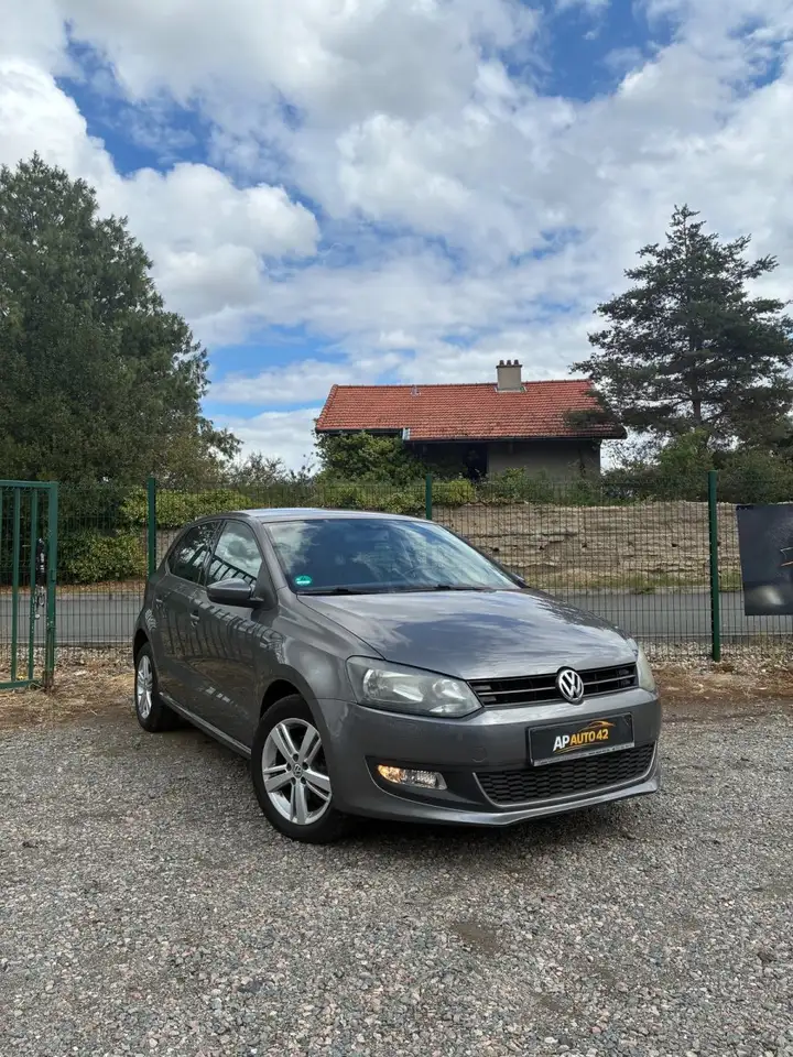 Volkswagen Polo 1.2 70CH LIFE — photo 1 of 5