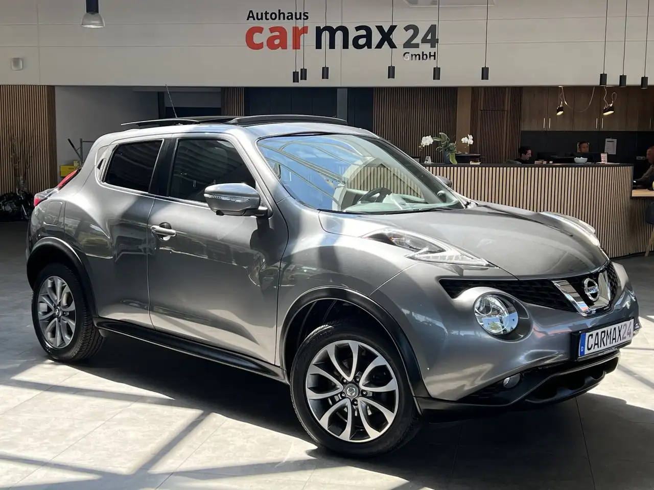 Nissan Juke Tekna Panorama 360°Kamera SHZ DAB Vollleder — photo 1 of 15