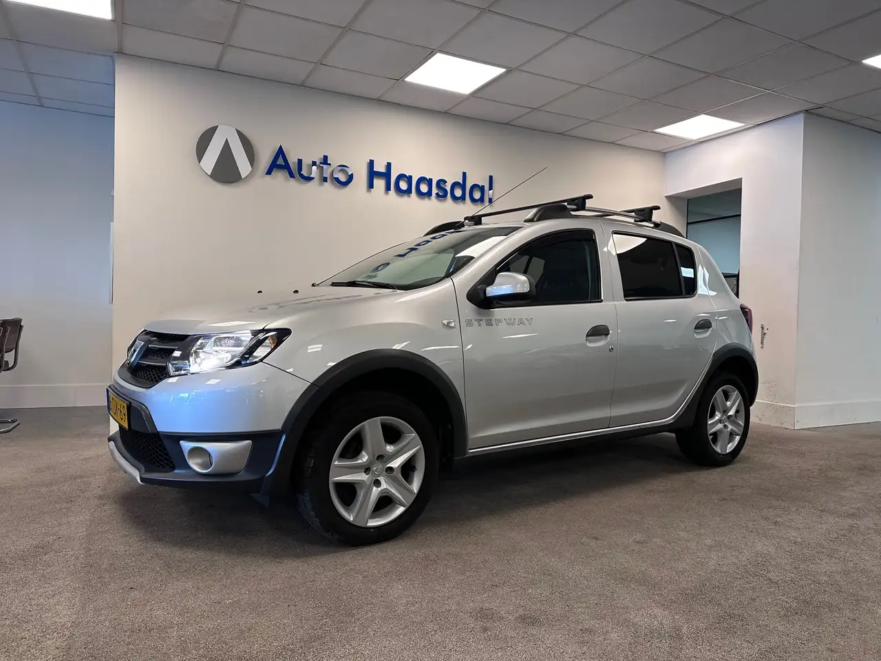 Dacia Sandero 0.9 TCe Stepway Lauréate|TREKHAAK|CRUISE|NAP — photo 1 of 24
