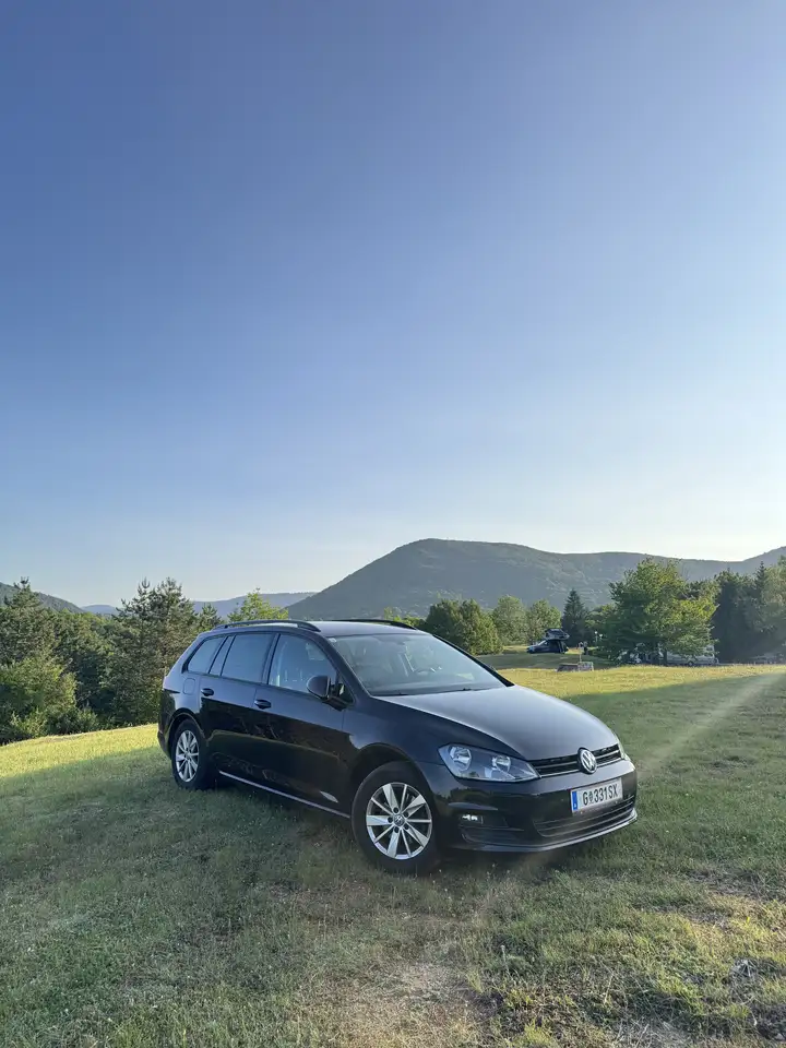 Volkswagen Golf Highline 1,6 BMT TDI DSG — photo 1 of 37