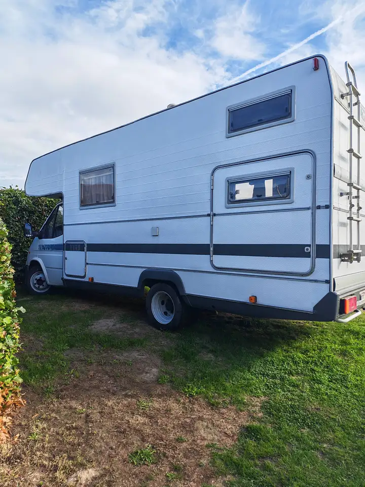 Ford Transit 190 2.5 Turbo — photo 1 of 15