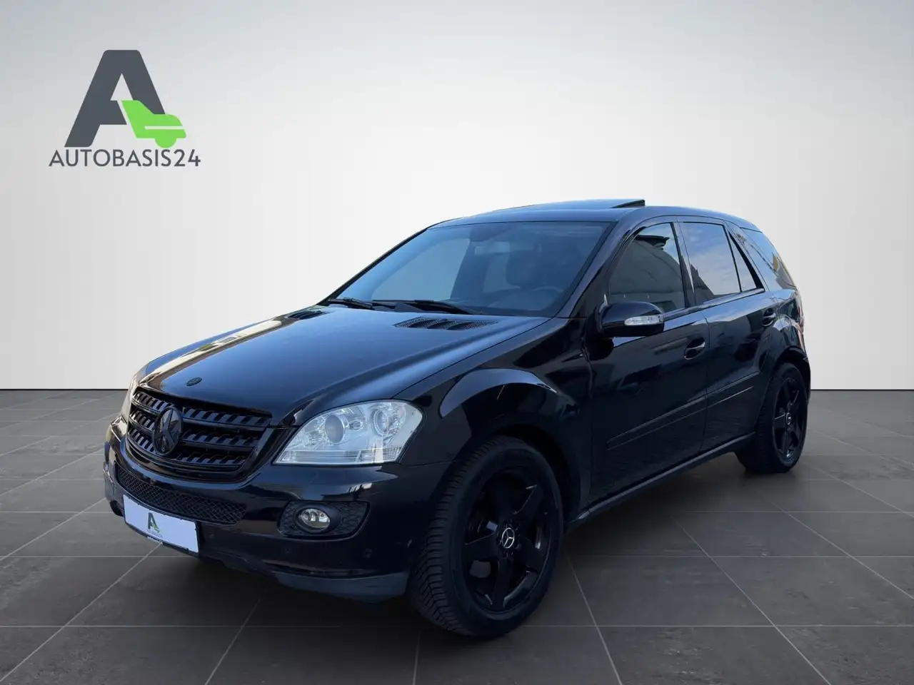 Mercedes-Benz ML 320 CDI 4Matic *NAVI*BI-XENON*TÜV — photo 1 of 19