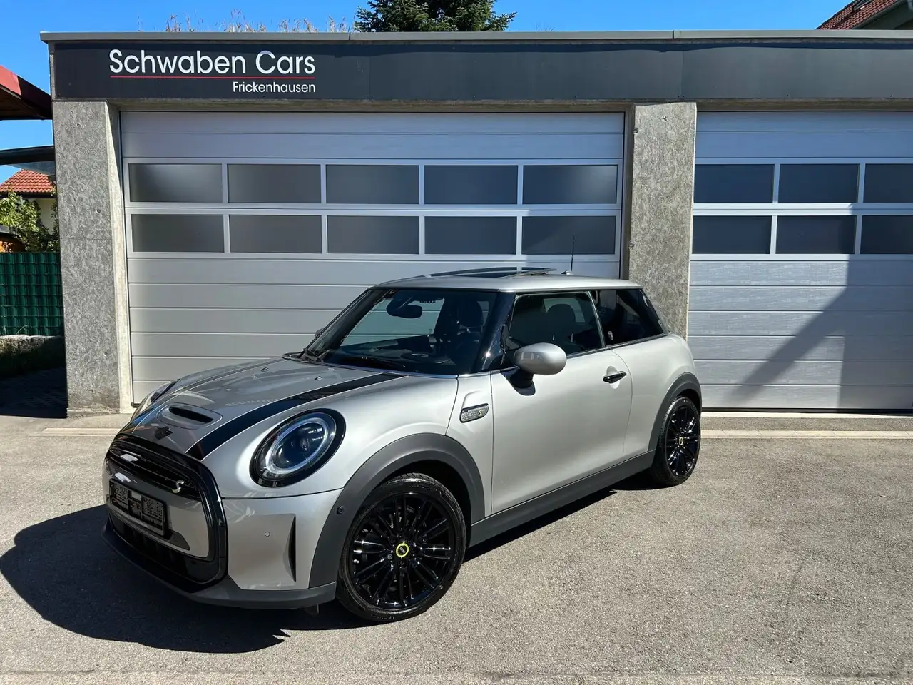 MINI Cooper SE "YOURS" Panorama HUD HiFi H&K LED — photo 1 of 40