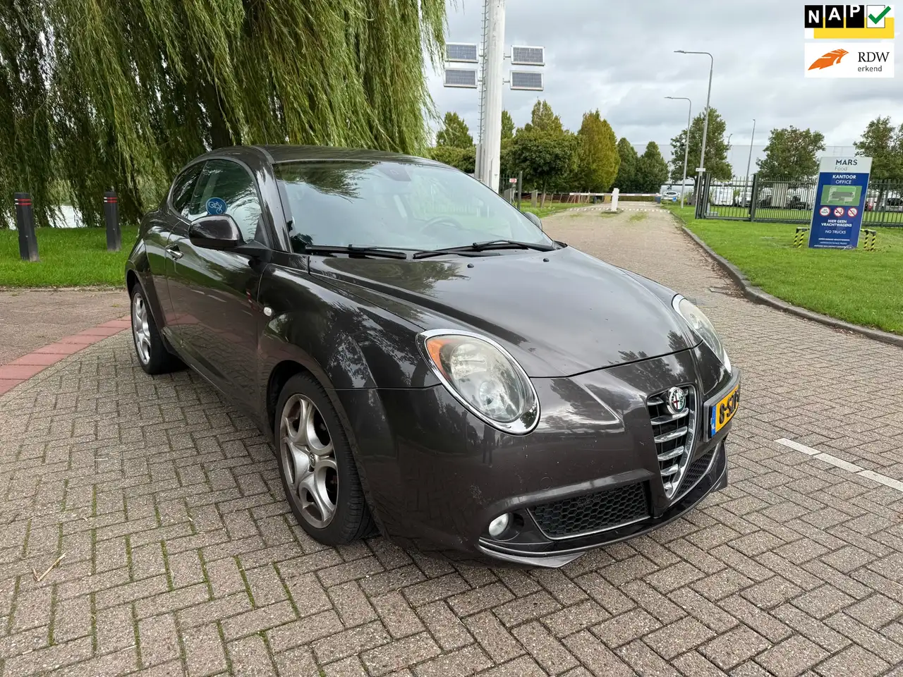 Alfa Romeo MiTo 1.3 JTDm ECO Distinctive — photo 1 of 17