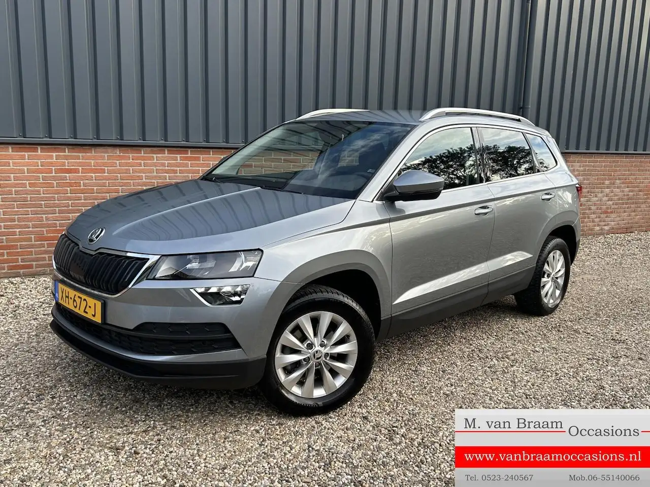 Skoda Karoq 1.0 TSI Clever Edition — photo 1 of 25