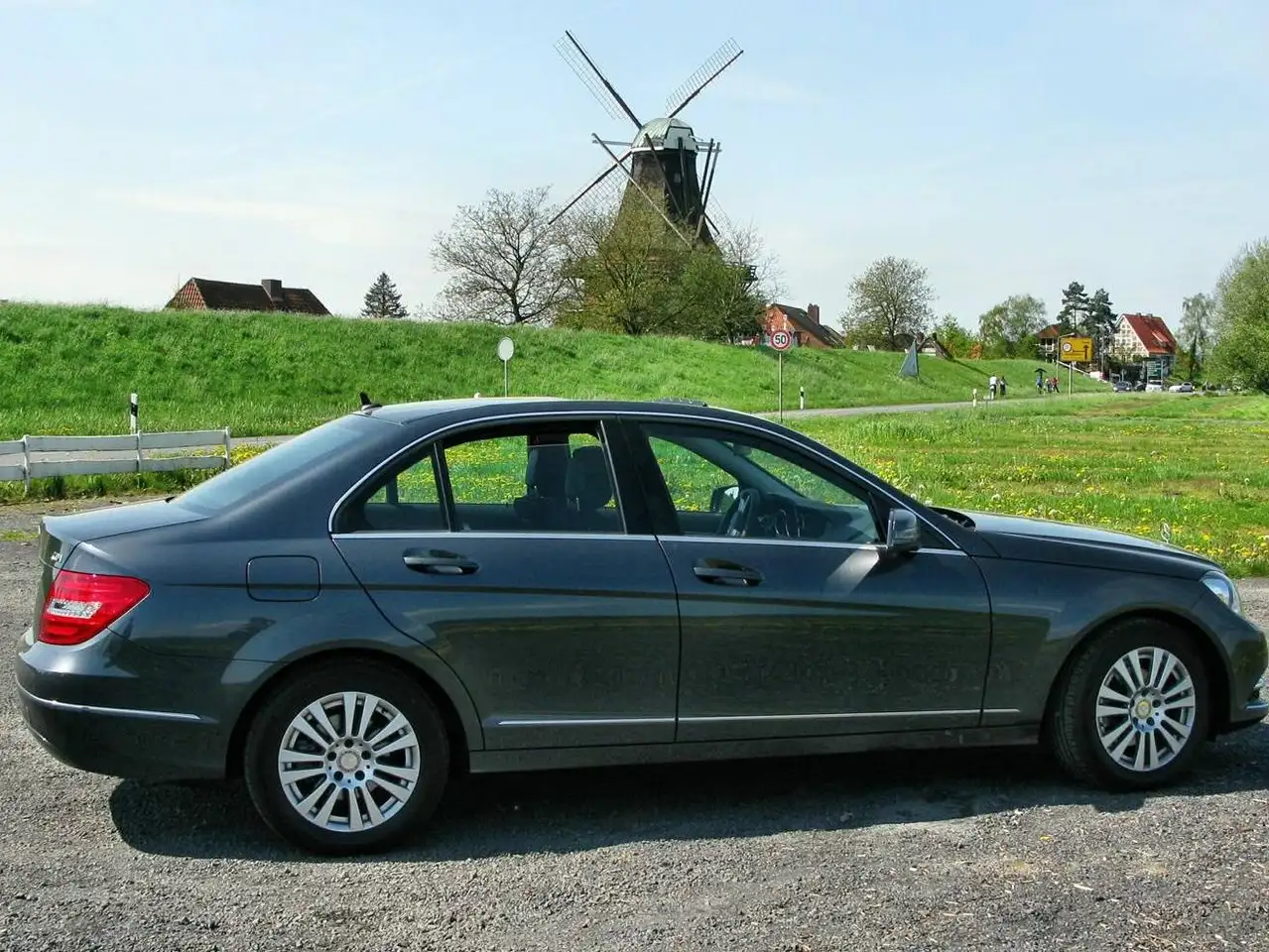 Mercedes-Benz C 200 C 200 CDI DPF (BlueEFFICIENCY) 7G-TRONIC Elegance — photo 1 of 18