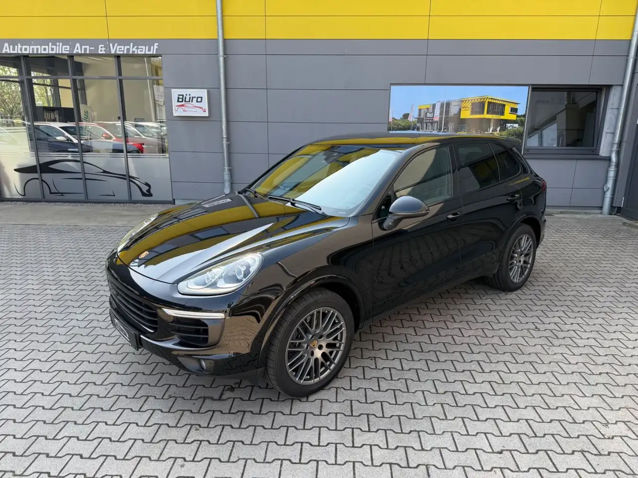 Porsche Cayenne Diesel Platinum Edition/SPORT CHRONO/PAN — photo 1 of 30