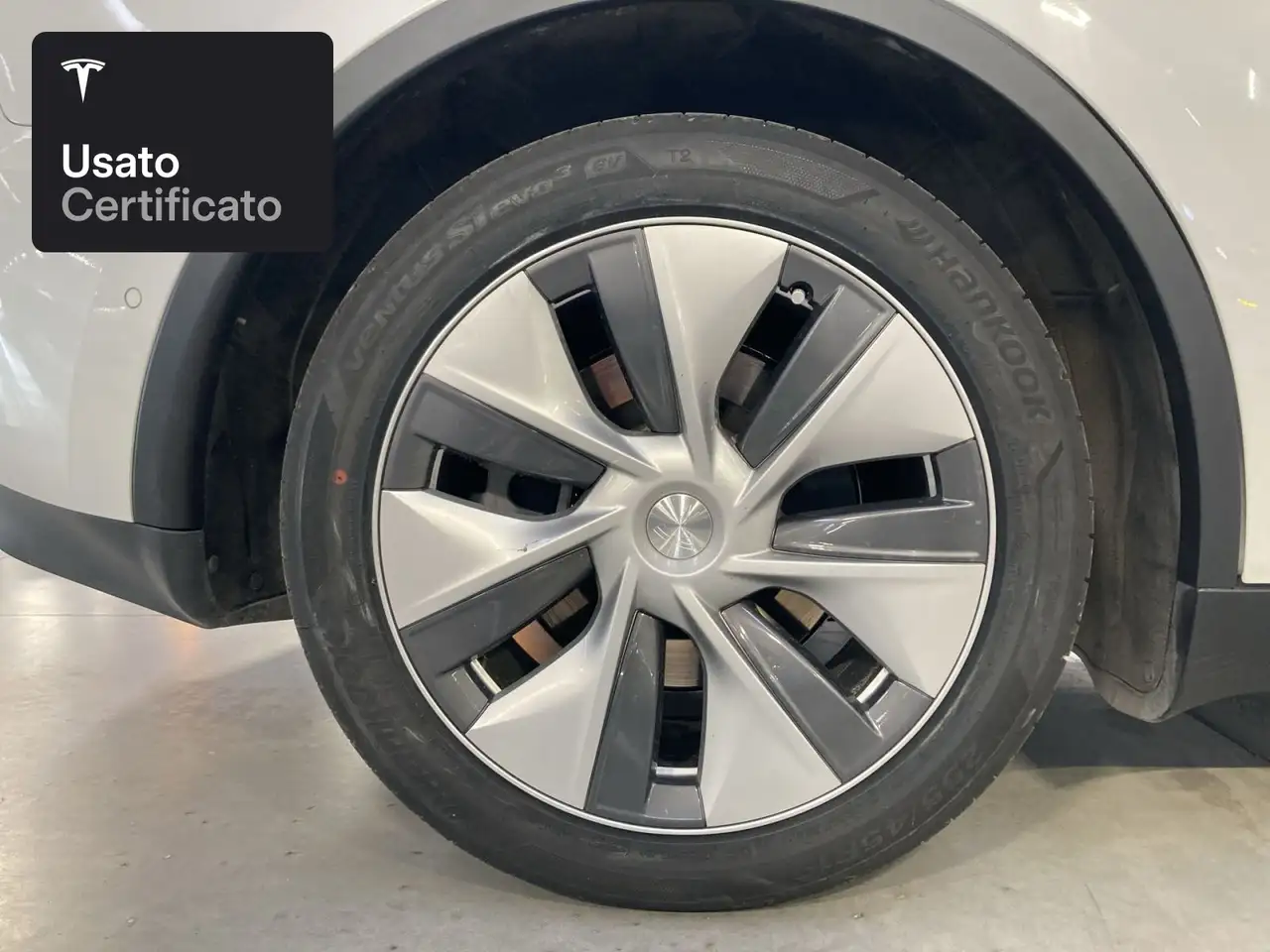 2022 Tesla Model Y Long Range AWD, photograph 10