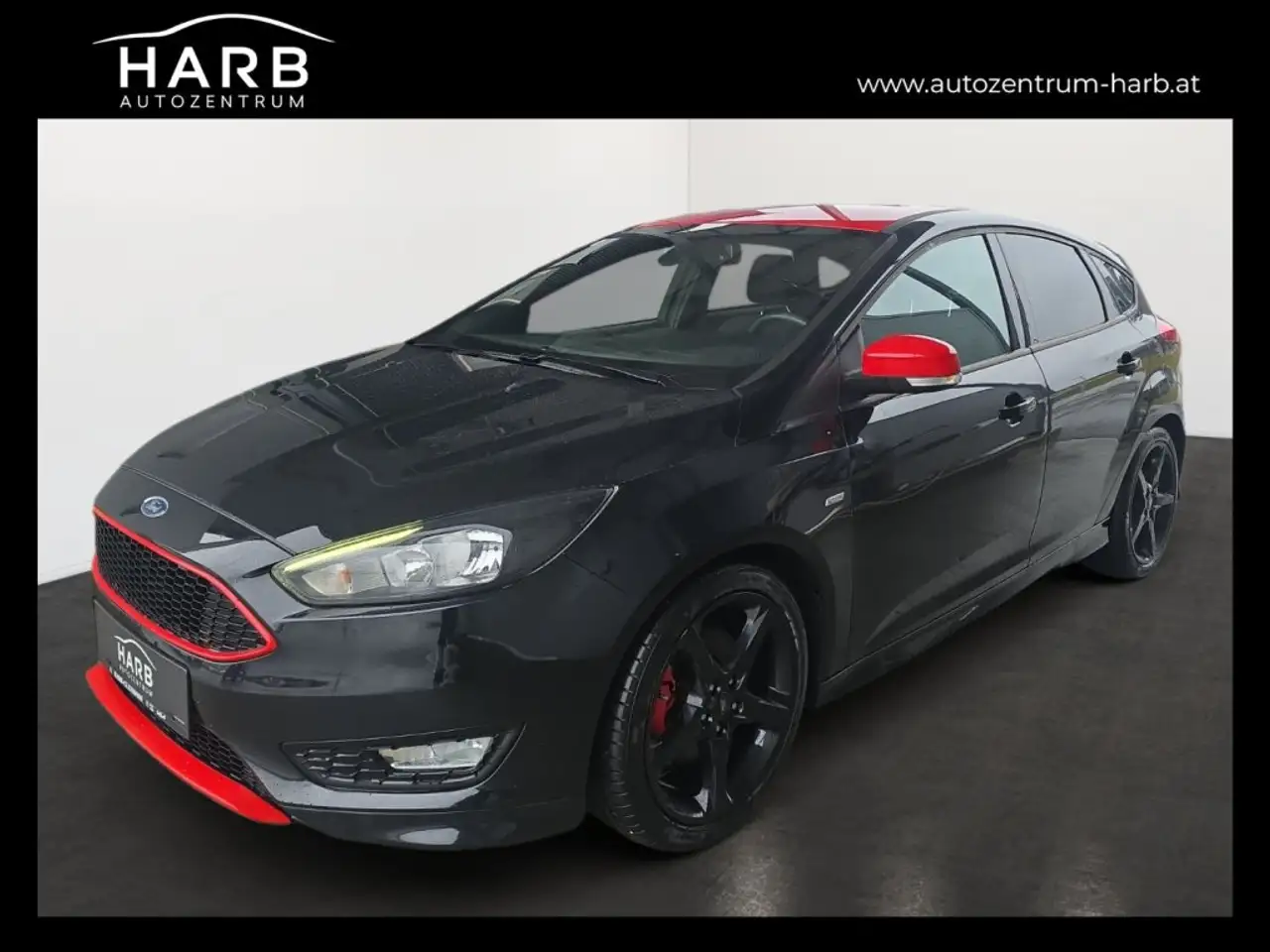 Ford Focus ST Line — photo 1 of 32