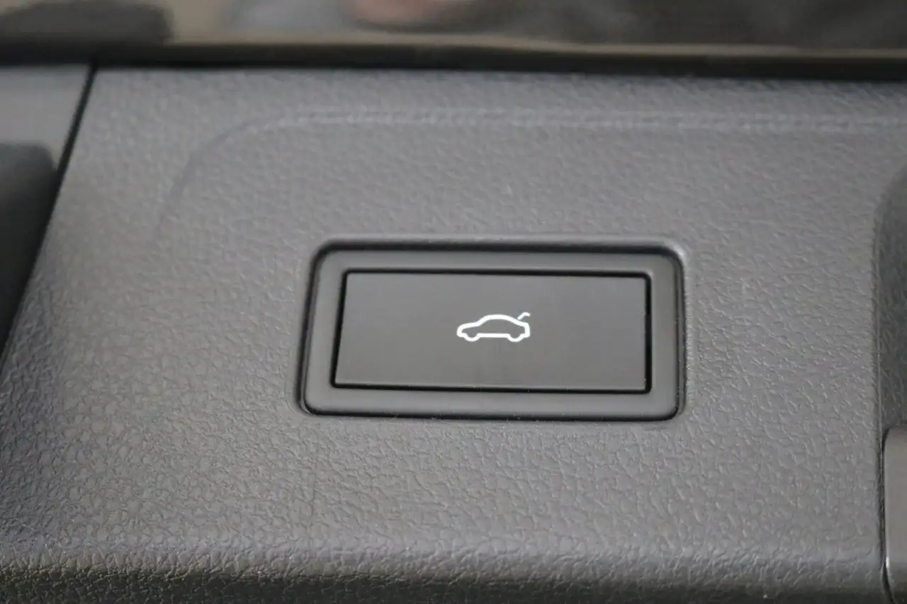 2022 Volkswagen Passat Variant Passat GTE AHK 360° HUD Pano Matrix Virtual 97%, photograph 12