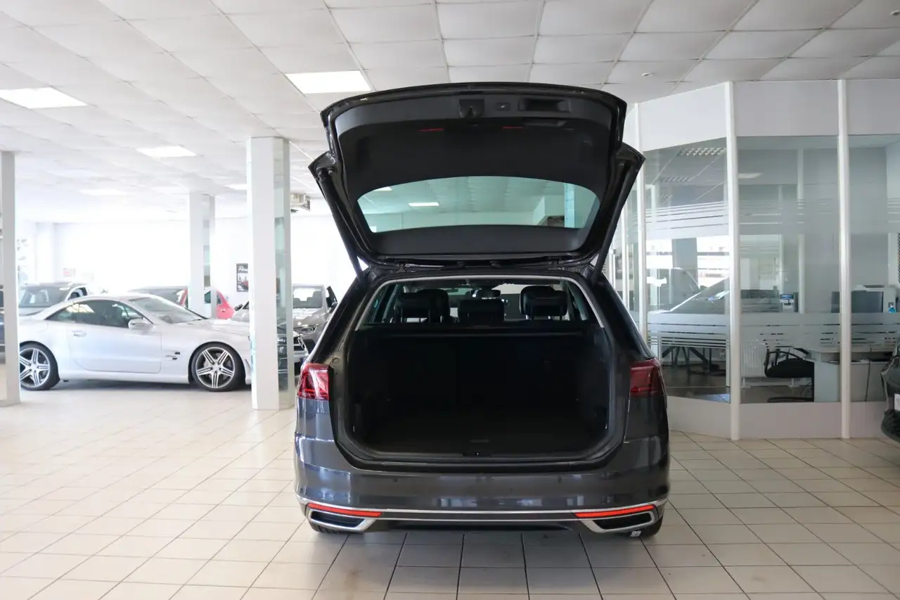 2022 Volkswagen Passat Variant Passat GTE AHK 360° HUD Pano Matrix Virtual 97%, photograph 6