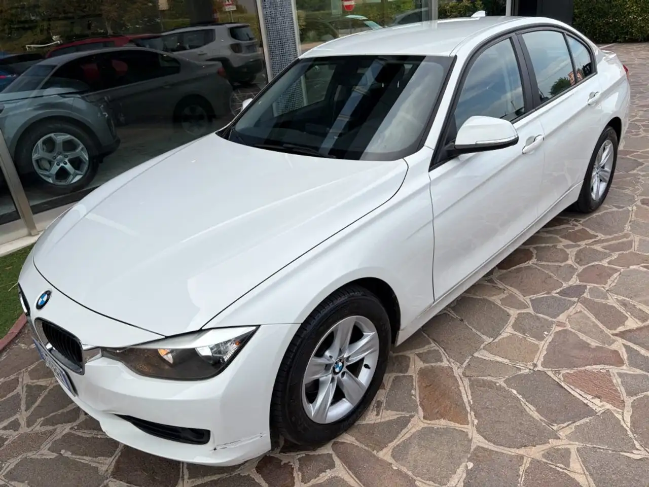 BMW 318 d Berlina Business StepTronic 143cv — photo 1 of 12