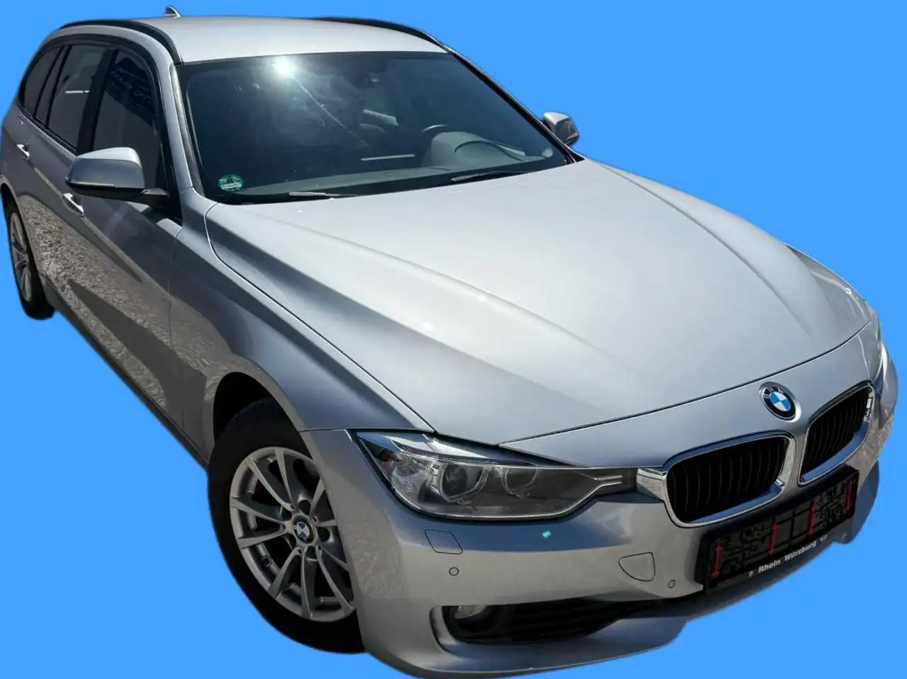 BMW 320 320d Touring xDrive Sport Line — photo 1 of 22