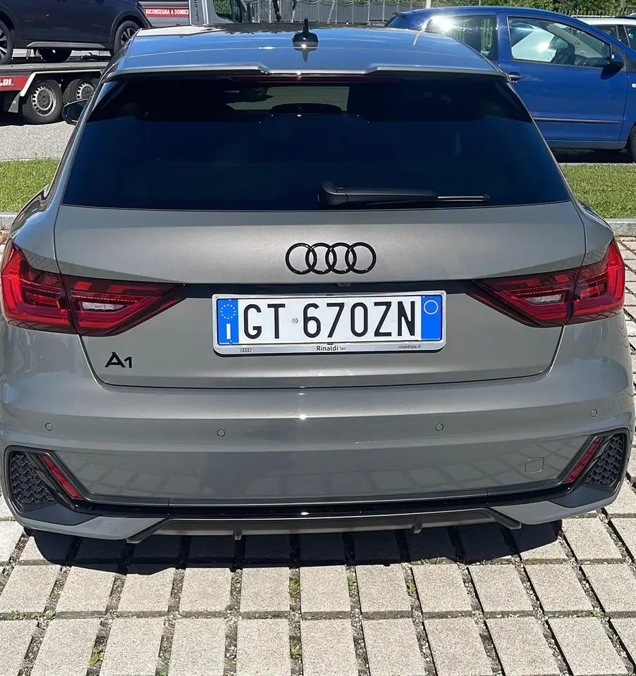 Audi A1 Sportback 30 1.0 tfsi S Line Edition 116cv — photo 1 of 8