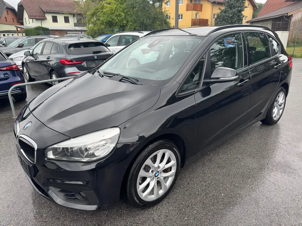 BMW 216 216d Active Tourer Advantage Advantage — photo 1 of 12