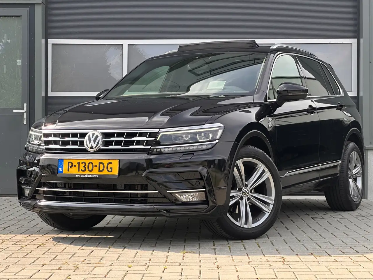 Volkswagen Tiguan 1.4 TSI DSG 4Motion R-Line VOL!! — photo 1 of 27