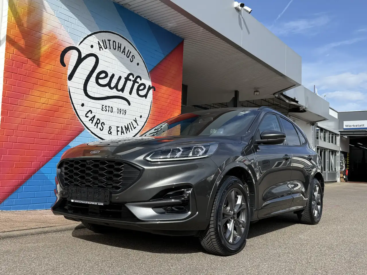 Ford Kuga Plug-In Hybrid ST-Line X/AHK schwenkbar — photo 1 of 20