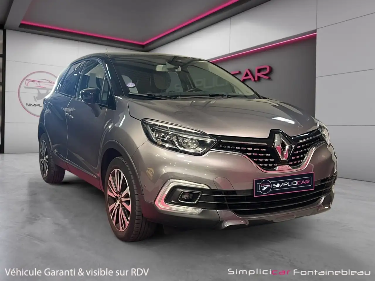 Renault Captur 1.3 TCE 150 INITIALE PARIS EDC — photo 1 of 22