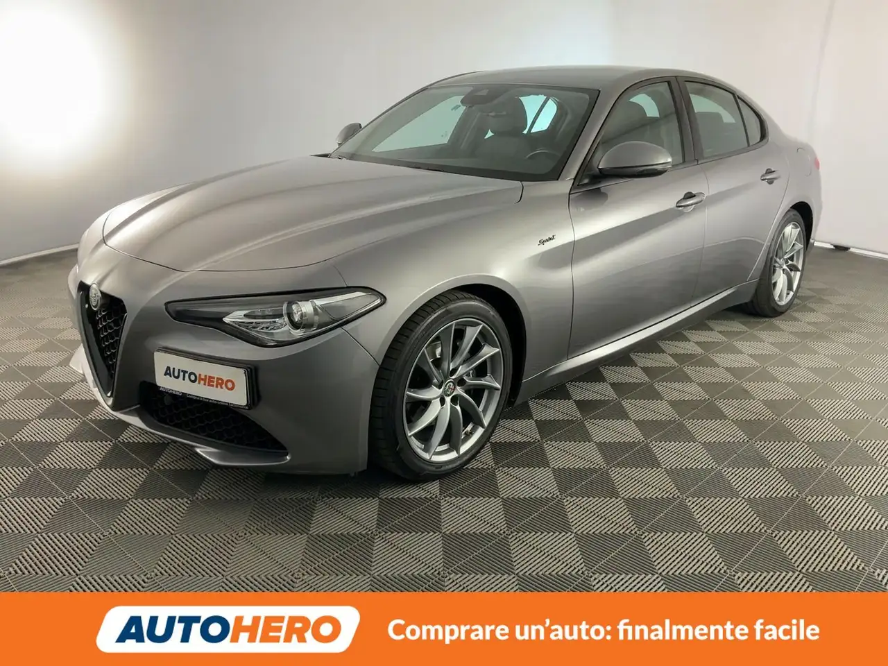 Alfa Romeo Giulia 2.2 JTDM Sprint — photo 1 of 15