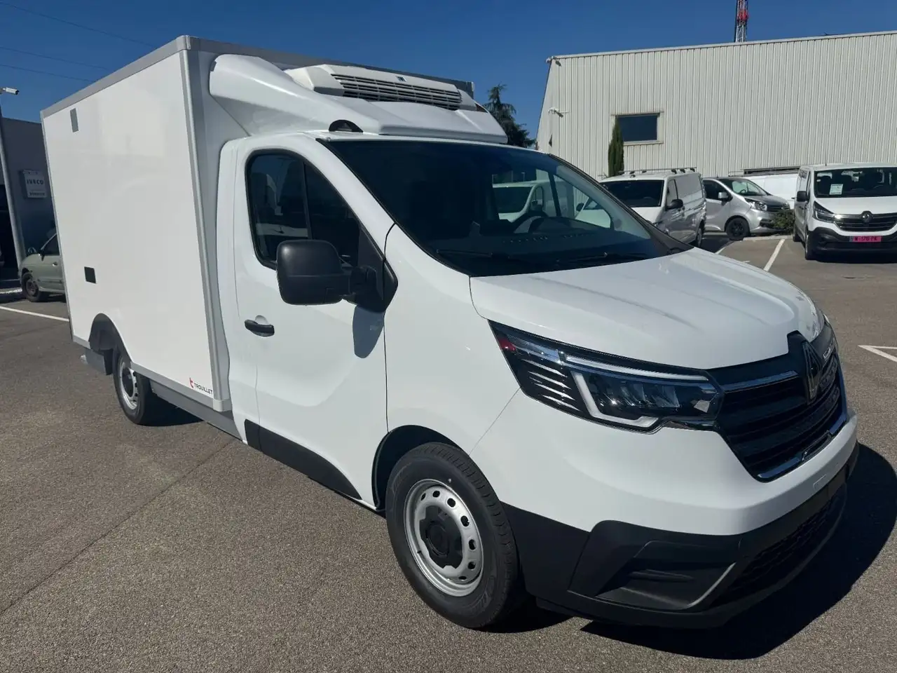 Renault Trafic FRIGORIFIQUE 150CV PLANCHER CABINE 8.4M3 GROUPE FROID THERMOKING CAISSE TROUILLET — photo 1 of 28