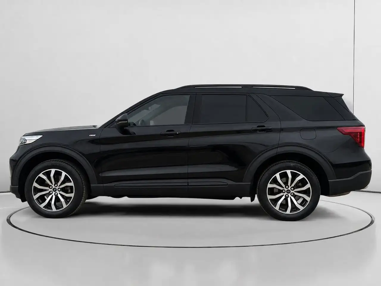 2022 Ford Explorer 3.0 PHEV ST-Line AWD 450, photograph 6