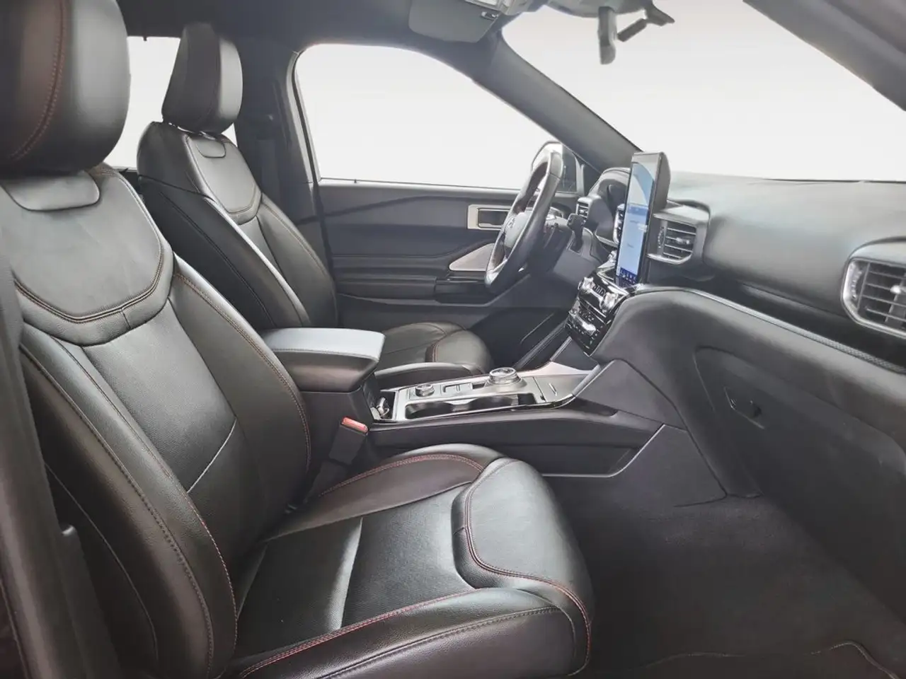 2022 Ford Explorer 3.0 PHEV ST-Line AWD 450, photograph 12