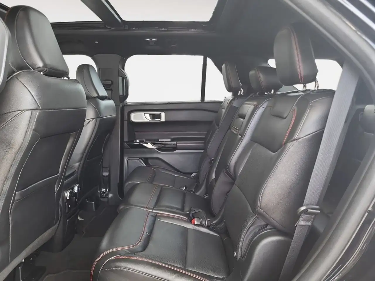 2022 Ford Explorer 3.0 PHEV ST-Line AWD 450, photograph 11