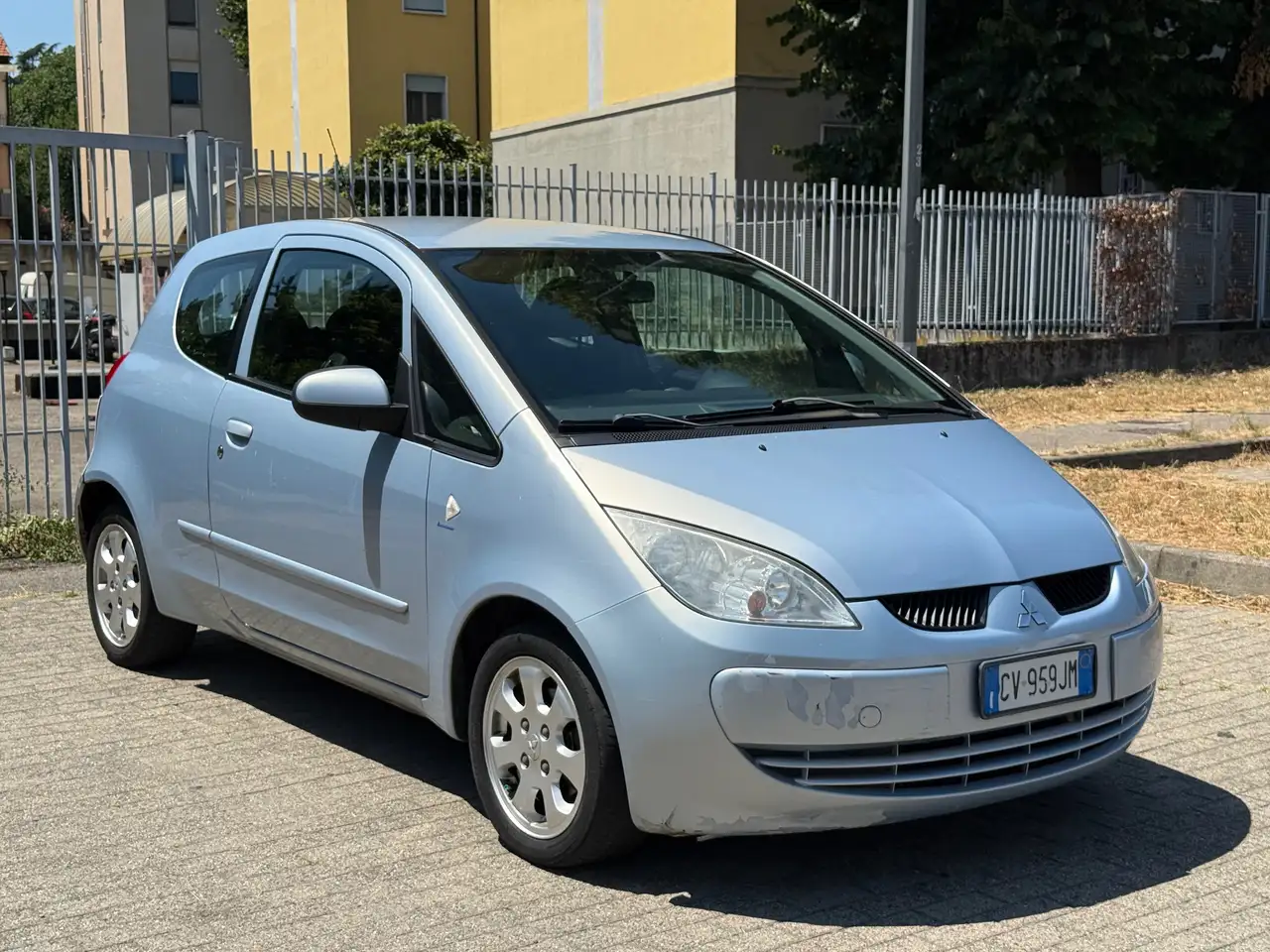 Mitsubishi Colt Colt VIII 2004 CZ3 1.3 16v Instyle — photo 1 of 8
