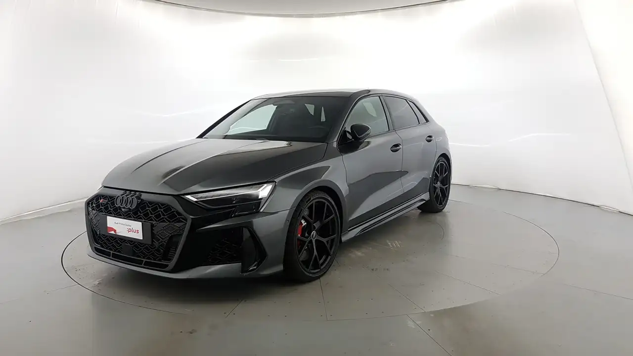 Audi RS3 Sportback RS3 2.5 tfsi quattro s-tronic — photo 1 of 15