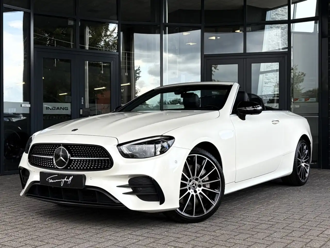 Mercedes-Benz E 450 CABRIO 4M. - AMG L. - BURMESTER - 19 INCH — photo 1 of 40