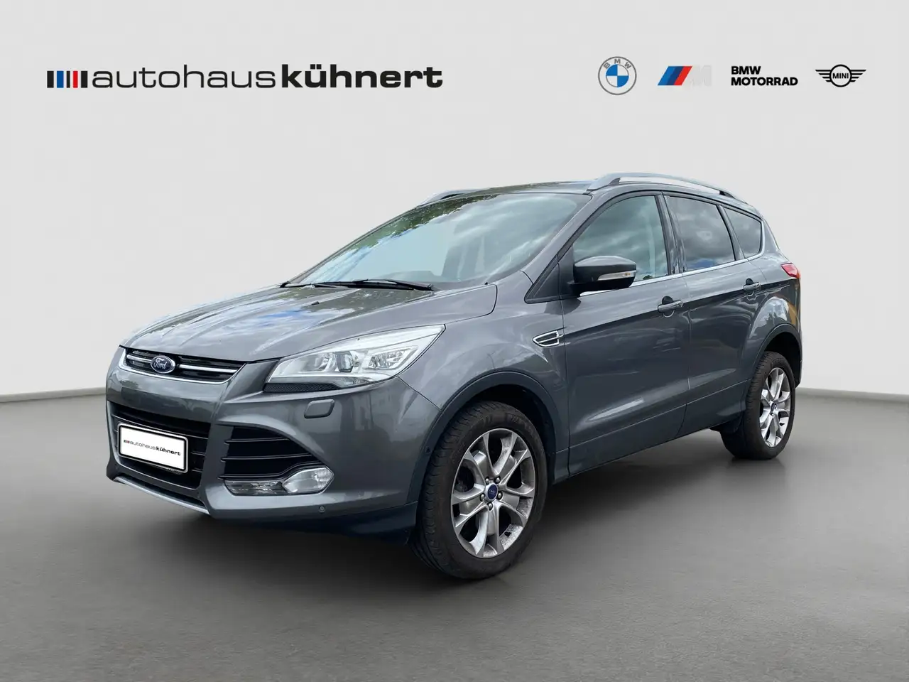 Ford Kuga nur an Händler/Export — photo 1 of 20