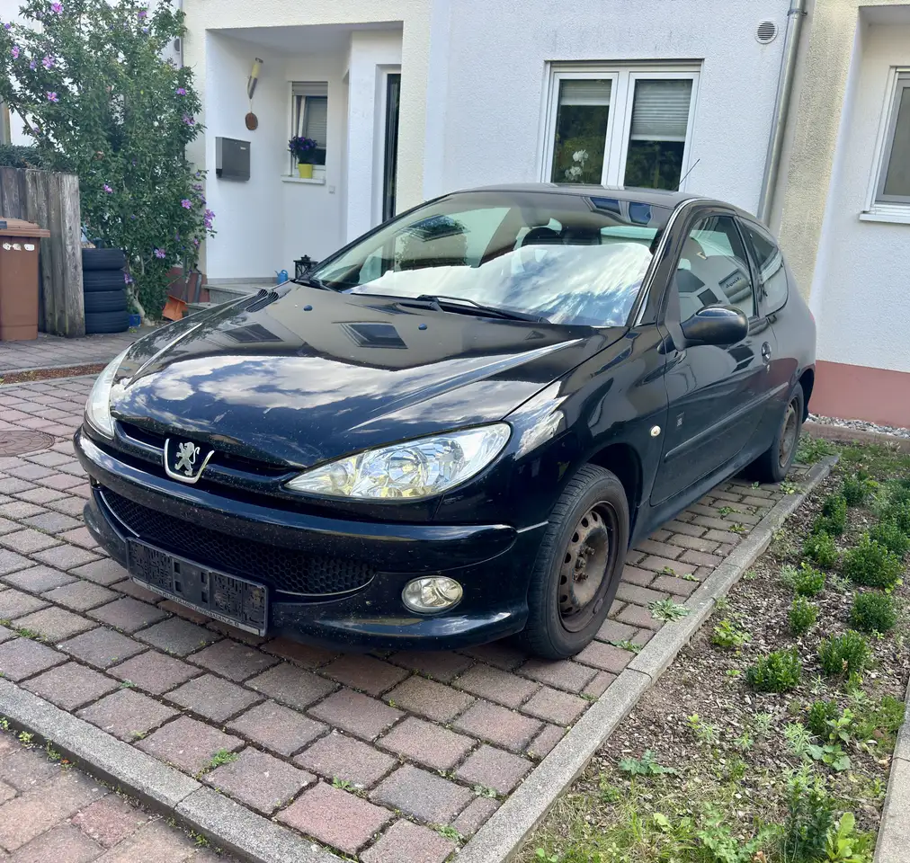 Peugeot 206 206 3-Türer 75 JBL — photo 1 of 9