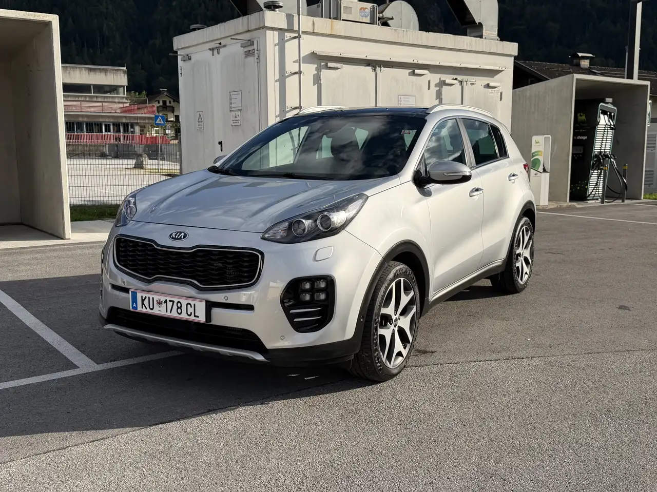 Kia Sportage 2,0 CRDI AWD Aut. GT Line — photo 1 of 14