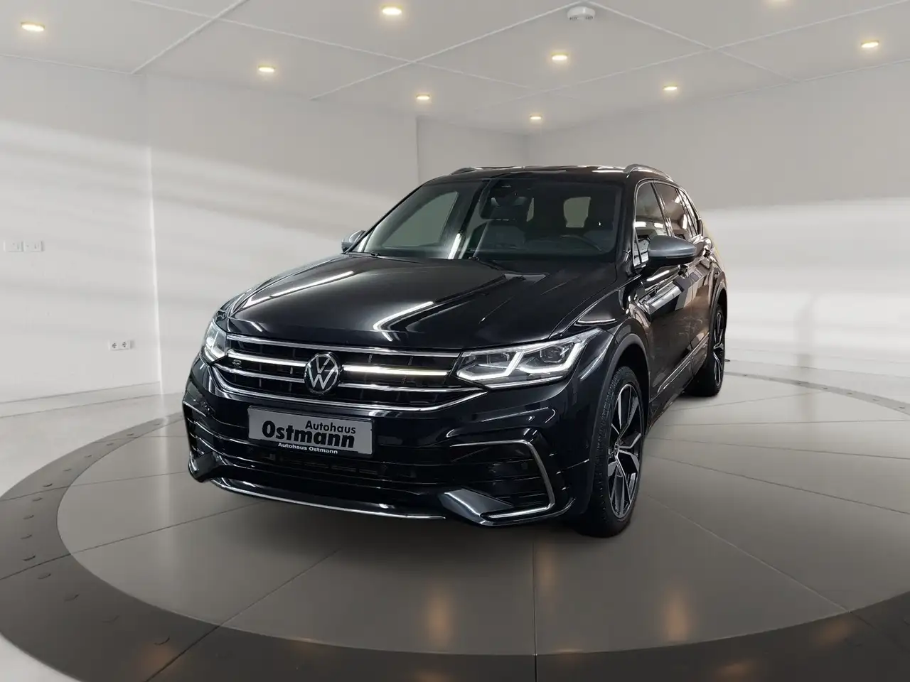 Volkswagen Tiguan Allspace R-Line 4Motion AHK DCC HUD H&K — photo 1 of 20