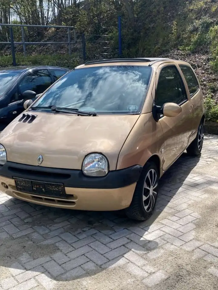Renault Twingo 1.2i 16V Privilège Quickshift — photo 1 of 11