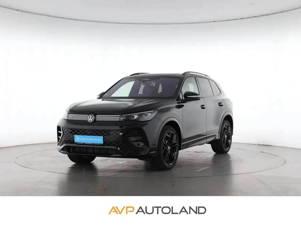 Volkswagen Tiguan 2.0 TDI DSG 4MOTION R-Line BLACK STYLE — photo 1 of 15