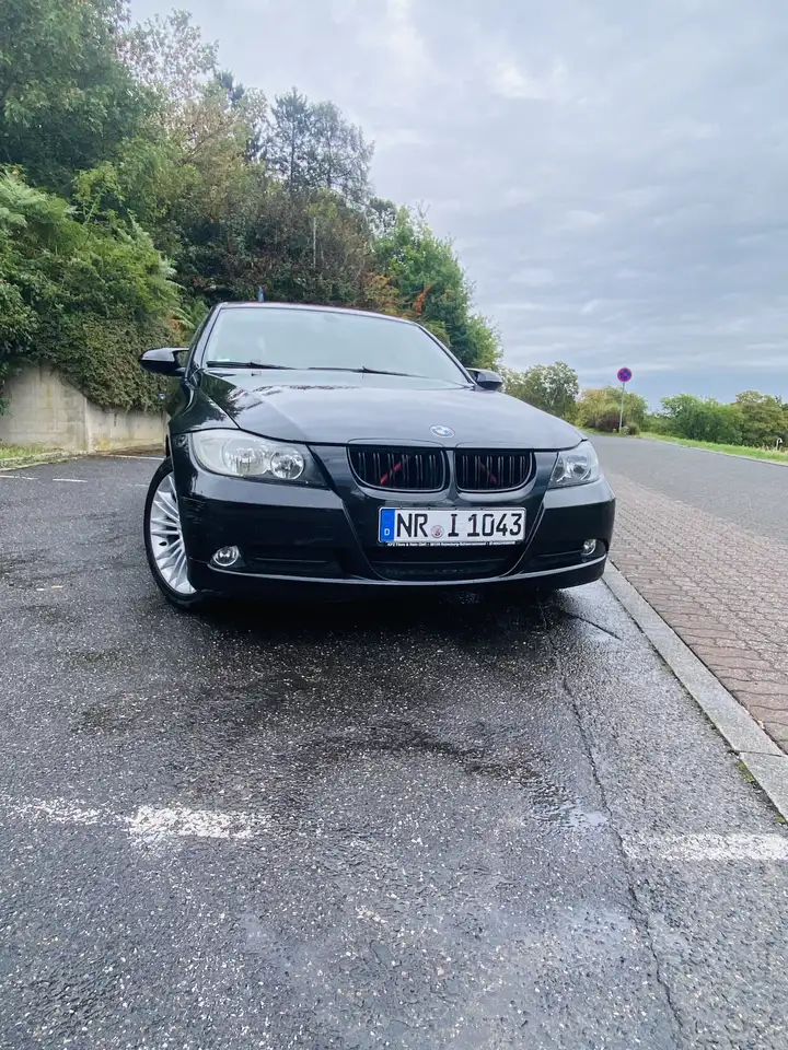 BMW 318 318i — photo 1 of 7