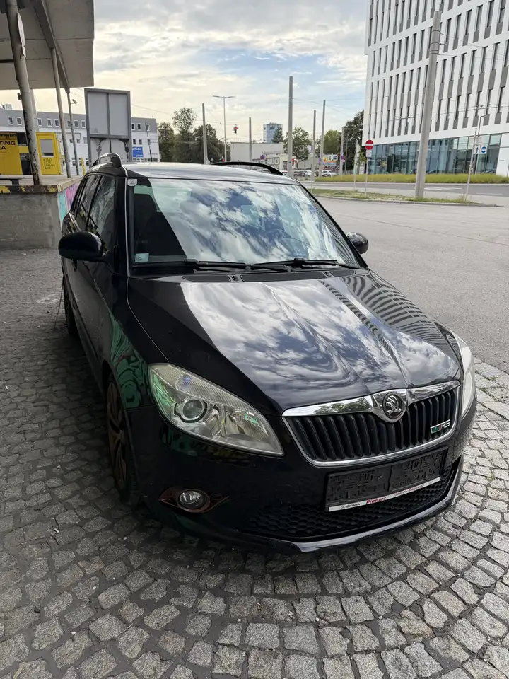 Skoda Fabia Combi RS 1,4 TSI DSG — photo 1 of 20