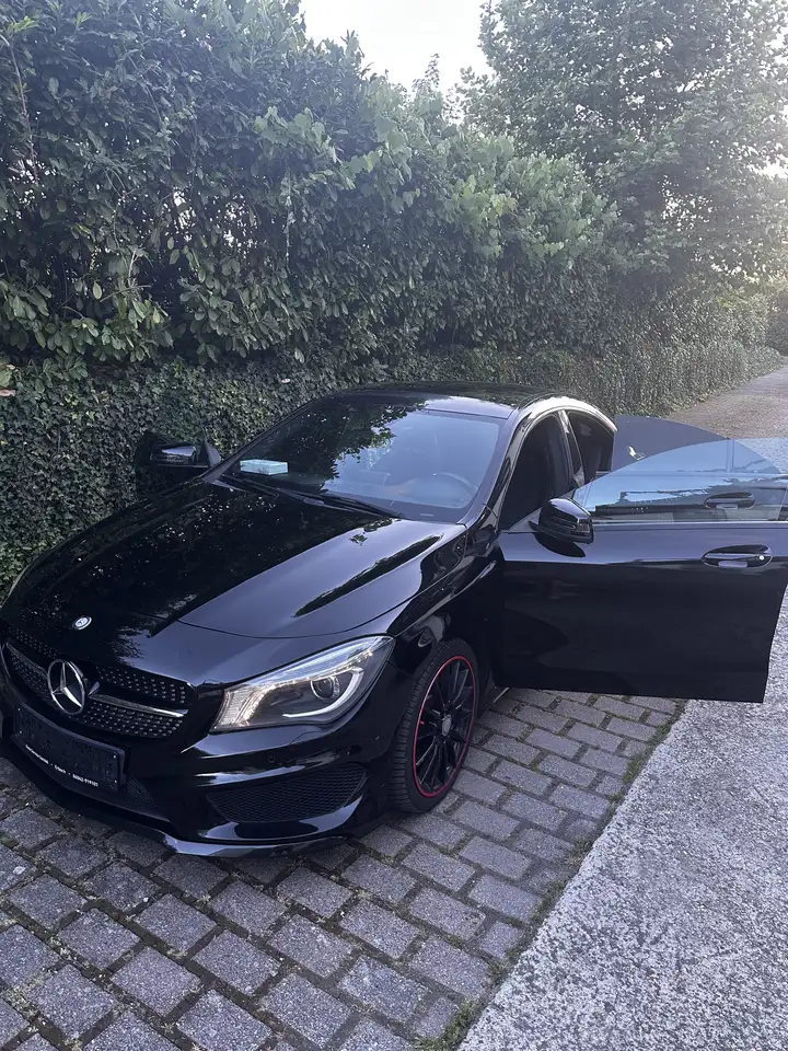 Mercedes-Benz CLA 220 CDI 7G-DCT AMG Line — photo 1 of 8