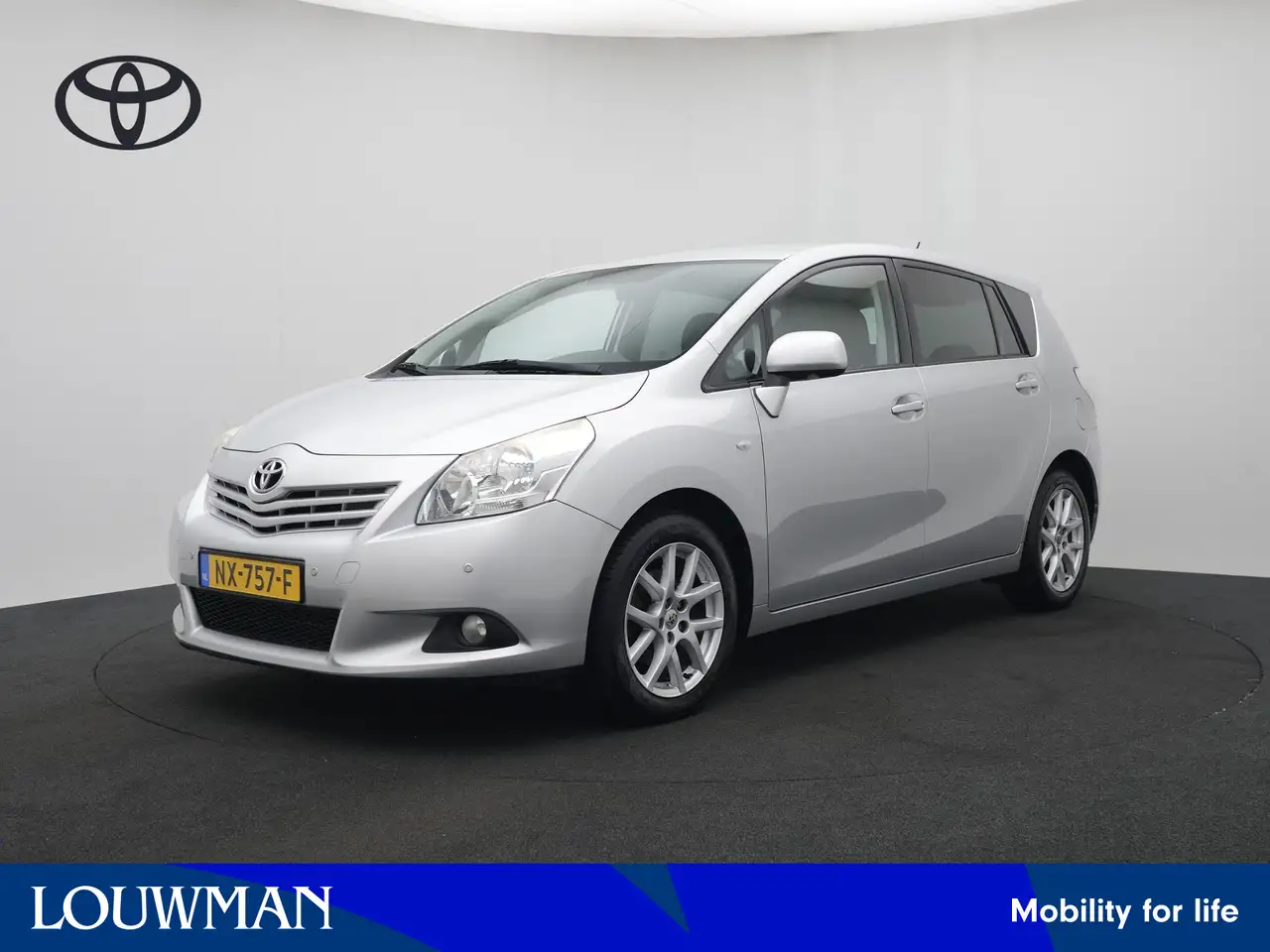 Toyota Verso 1.8 VVT-i Business Titanium 7p. | 7P | Navi | Trek — photo 1 of 40