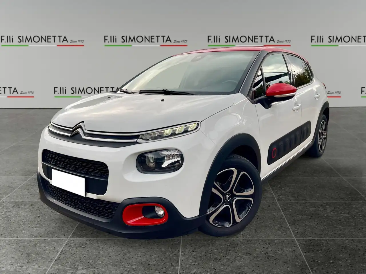 Citroen C3 1.6 bluehdi Shine s&s 75cv — photo 1 of 15