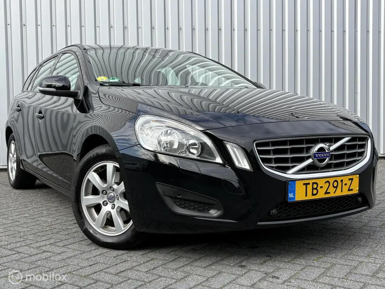 Volvo V60 2.0 D3 Momentum | Aut | 163pk | 5 cil | PDC | 2011 — photo 1 of 23