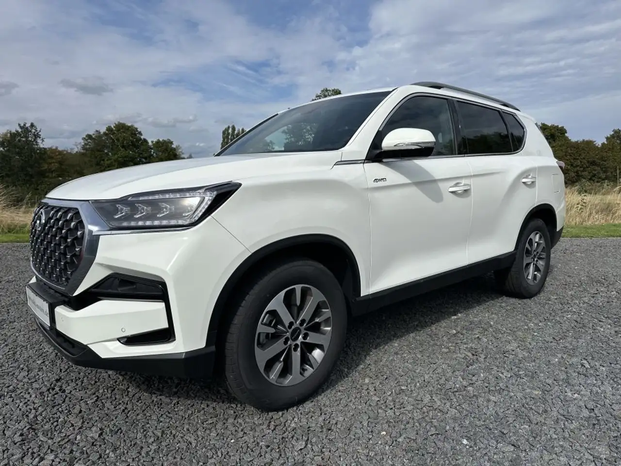 SsangYong Rexton 2.2 Diesel 4WD Aut. Bliss (YK) — photo 1 of 18
