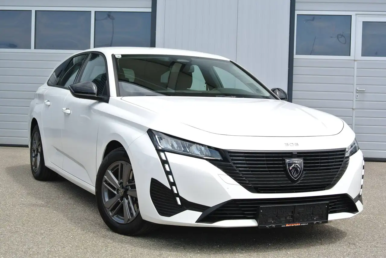 Peugeot 308 SW Kombi 1.5 BlueHDI 130 S&S ACTIVE PACK * — photo 1 of 12