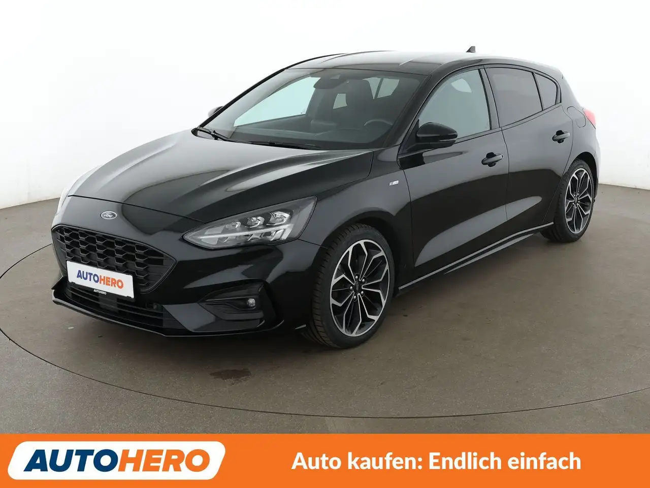 Ford Focus 1.5 EcoBoost ST-Line — photo 1 of 32