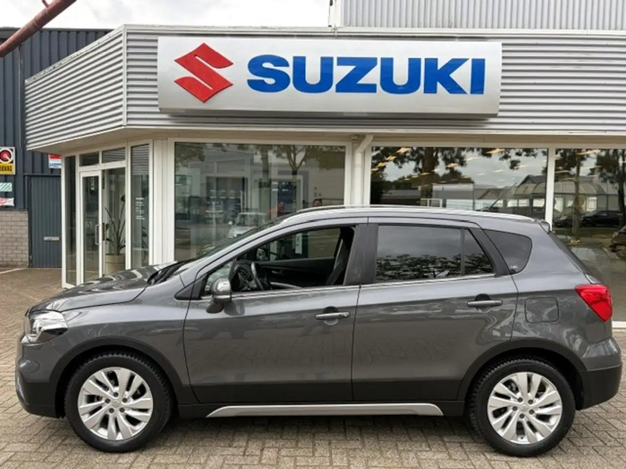 Suzuki SX4 S-Cross 1.4 Exclusive Automaat (RIJKLAAR) — photo 1 of 30