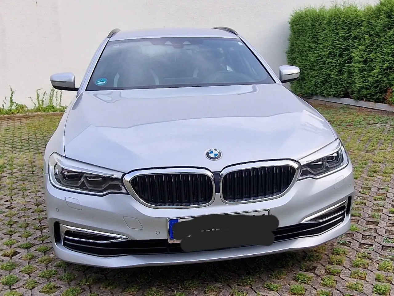BMW 520 520d Touring Aut. S-Linie — photo 1 of 10