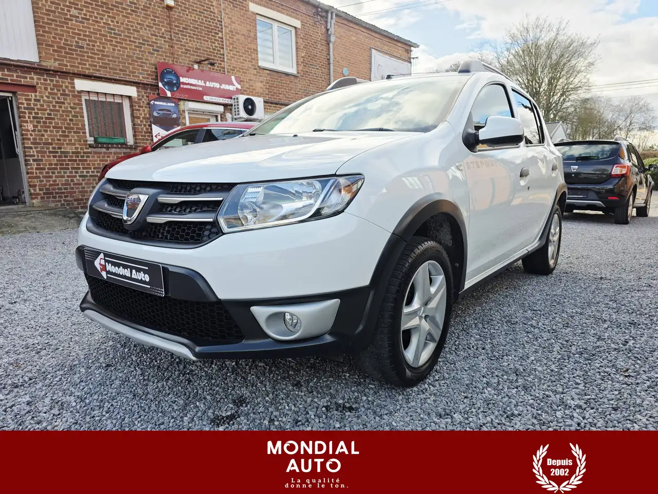 Dacia Sandero Sandero Stepway 0.9 TCe Stepway — photo 1 of 12