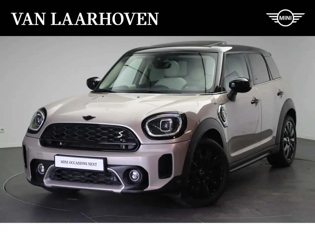 MINI Cooper SE Countryman ALL4 Automaat / Panoramadak / Achteruitrijcamera / — photo 1 of 22